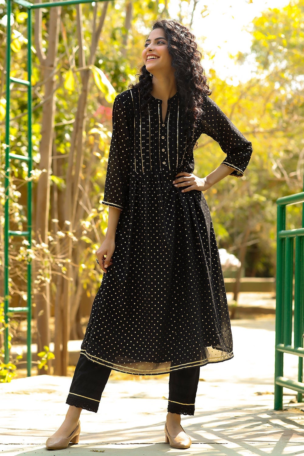 Buy online Black Solid With Work A-line Kurta from Kurta Kurtis for Women  by Anubhutee for ₹619 at 74% off | 2024 Limeroad.com
